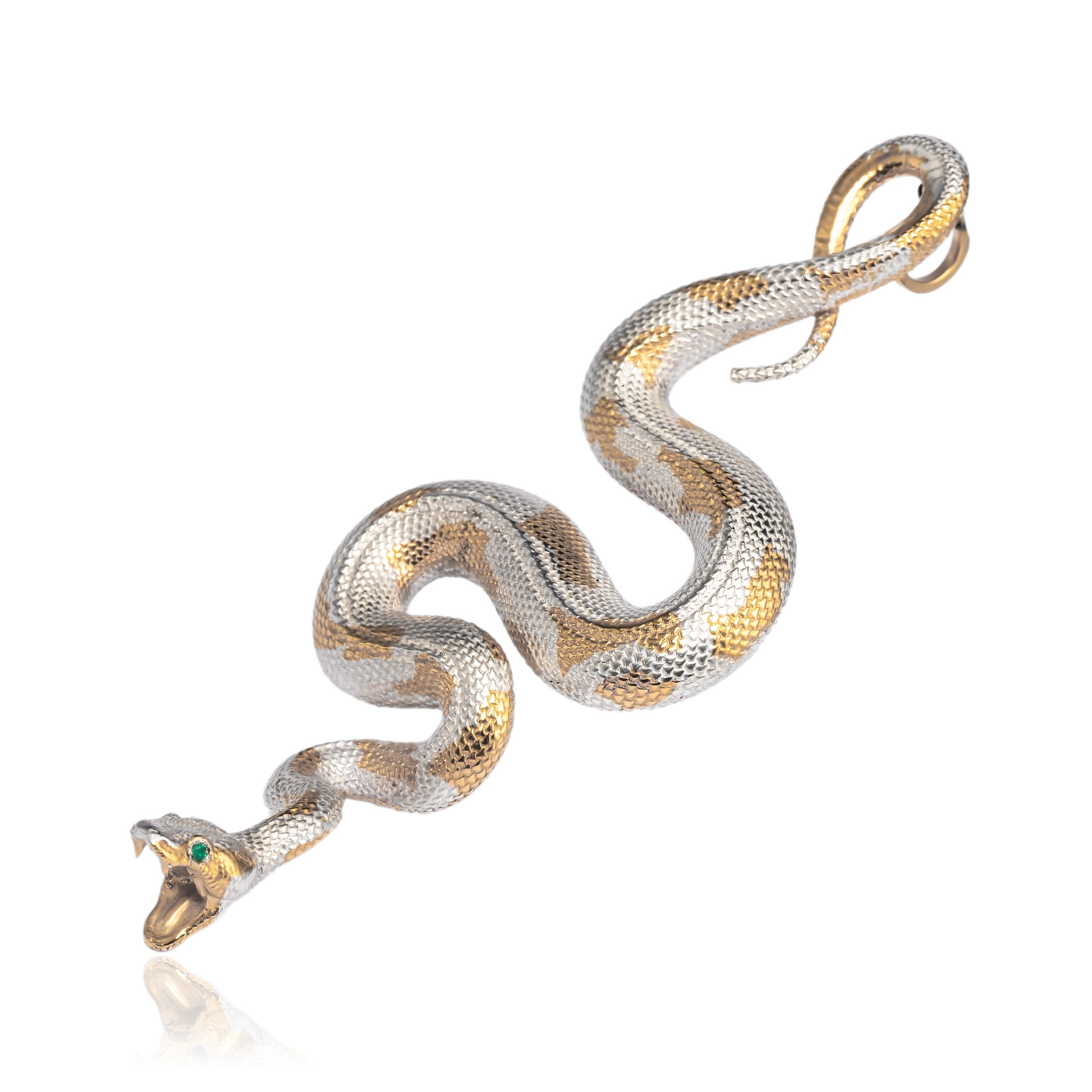 Colgante de serpiente KHOROSHENKOV en plata de ley con baño de oro 24K y ojos engastados con esmeraldas verdes. Artesanía excepcional. colgante serpiente